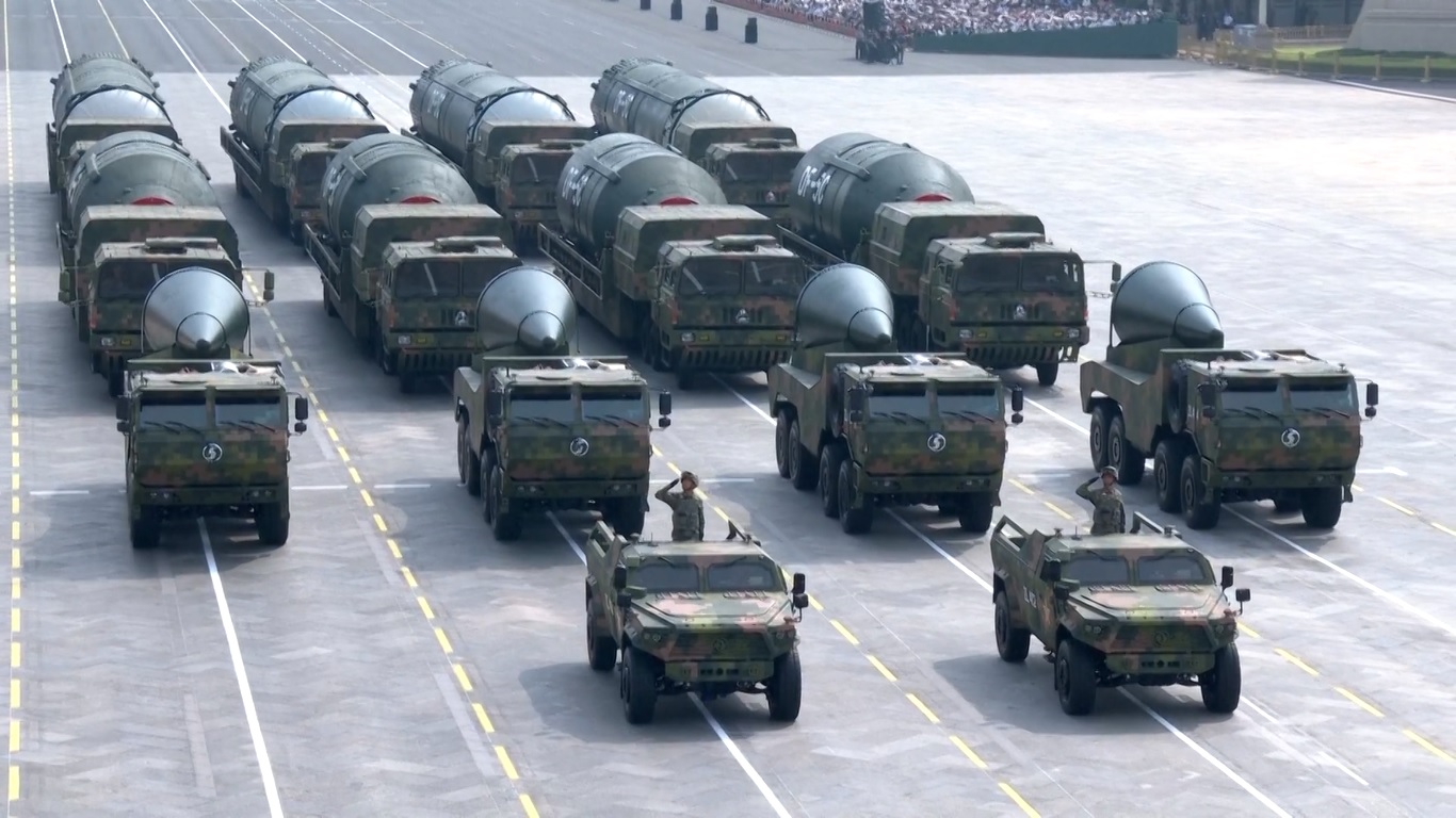 Tiongkok Pamerkan Senjata Serang Strategis Canggih dalam Parade Militer Hari Kemenangan Perang