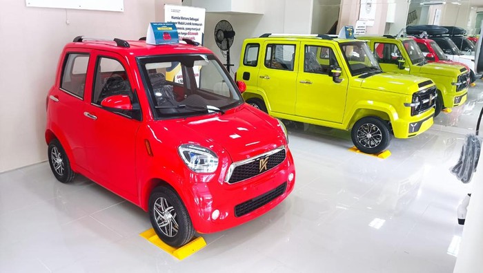 PT Kurnia EVCBU Internasional sebagai distributor mobil listrik yang mengklaim sebagai pelopor &#039;Mobil Listrik Termurah&#039; di Indonesia secara resmi memperkenalkan 3 varian mobil listrik murahnya