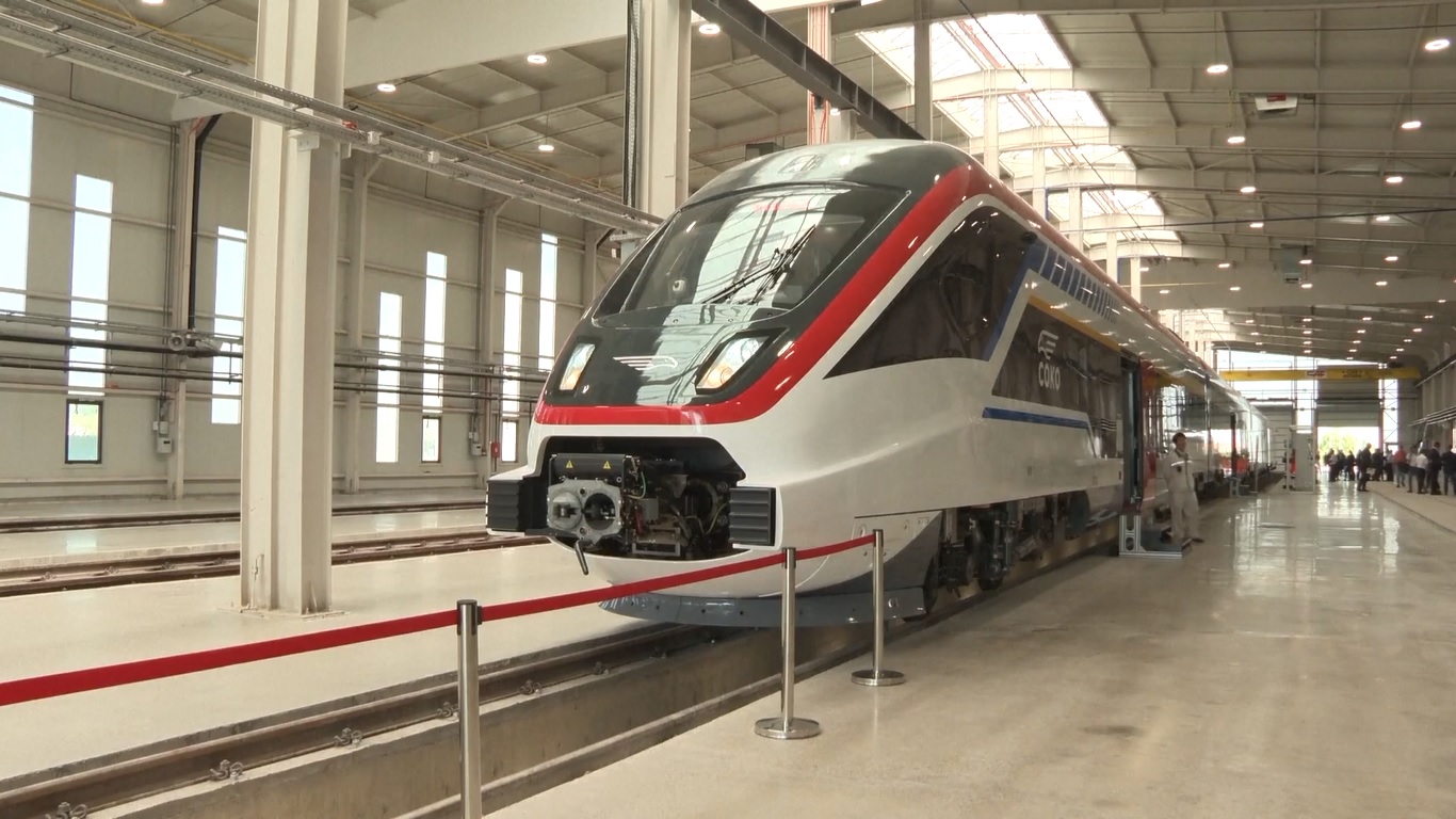 Kereta baru ini memiliki 250 kursi dan dapat mencapai kecepatan hingga 200 km per jam