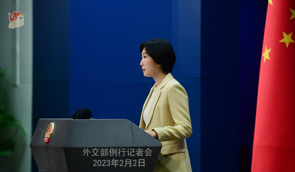 Di depan jumpa pers rutin pada hari yang sama