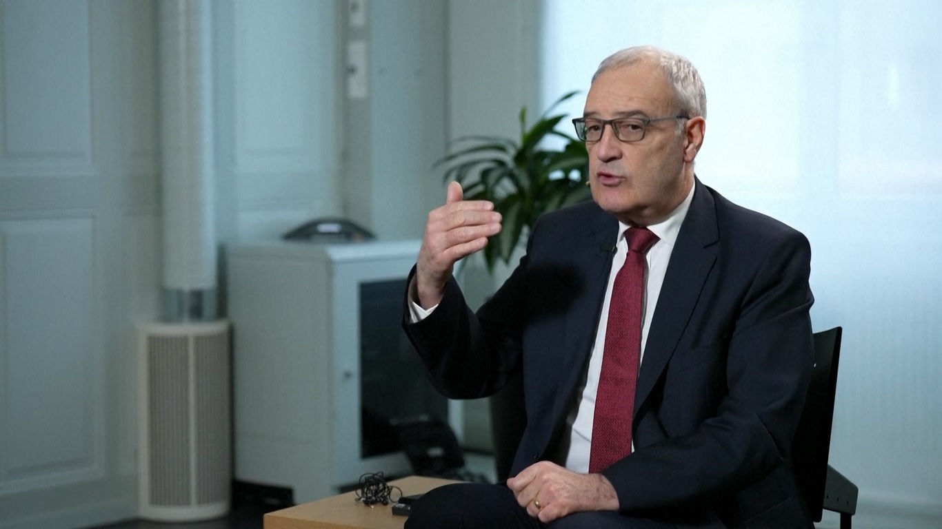 Dengan memperhatikan bahwa Tiongkok dan Swiss juga merupakan mitra yang sangat penting di bidang pendidikan