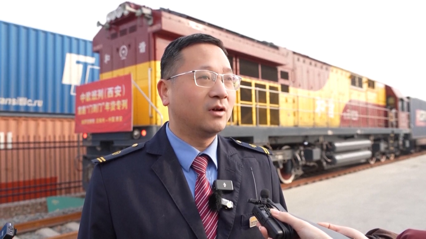 Layanan kereta itu memiliki layanan pengiriman langsung dari pintu ke pintu yang mengirimkan 1300 ton tepung langsung dari pabrik pengekspor di Kazakhstan ke pabrik pengimpor di Xi'an