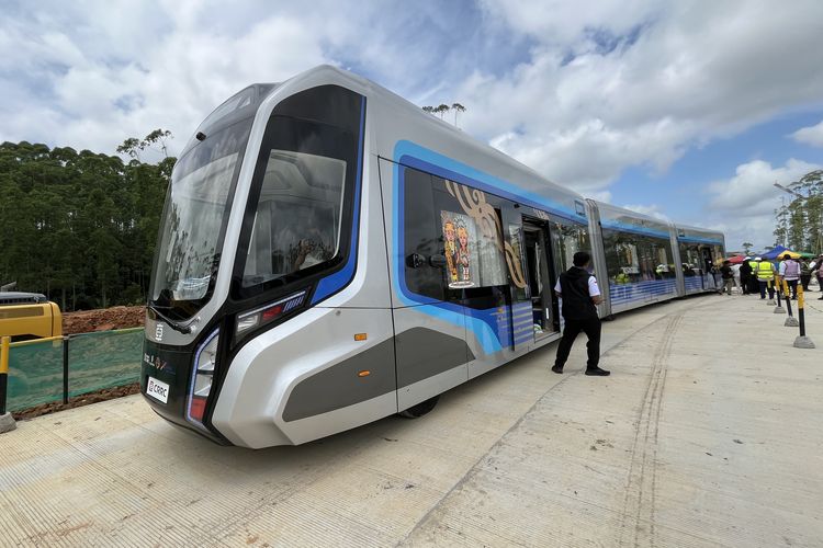 CRRC Qingdao Sifang telah banyak bekerja sama dengan Indonesia melalui pengadaan rangkaian kereta rel listrik (KRL) kereta cepat hingga yang terbaru rangkaian Autonomus Rail Transit (ART) di Ibu Kota Nusantara (IKN)
