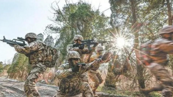 Di bawah tema operasi kontra-terorisme bersama di blok perkotaan