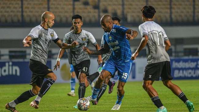Persib Bandung akan tandang ke markas Persik Kediri di Stadion Brawijaya bersama Bojan Hodak dalam pertandingan pekan kelima Liga 1 2023/2024