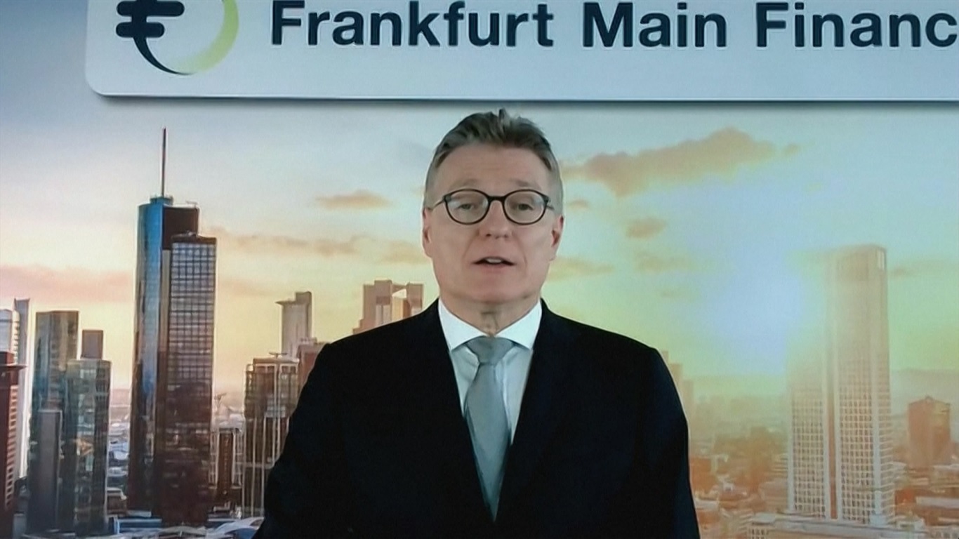 Ia menekankan bahwa para pencela perangkat kebijakan tersebut tidak memiliki banyak alasan untuk bertahan di tengah reli investasi yang sedang berlangsung