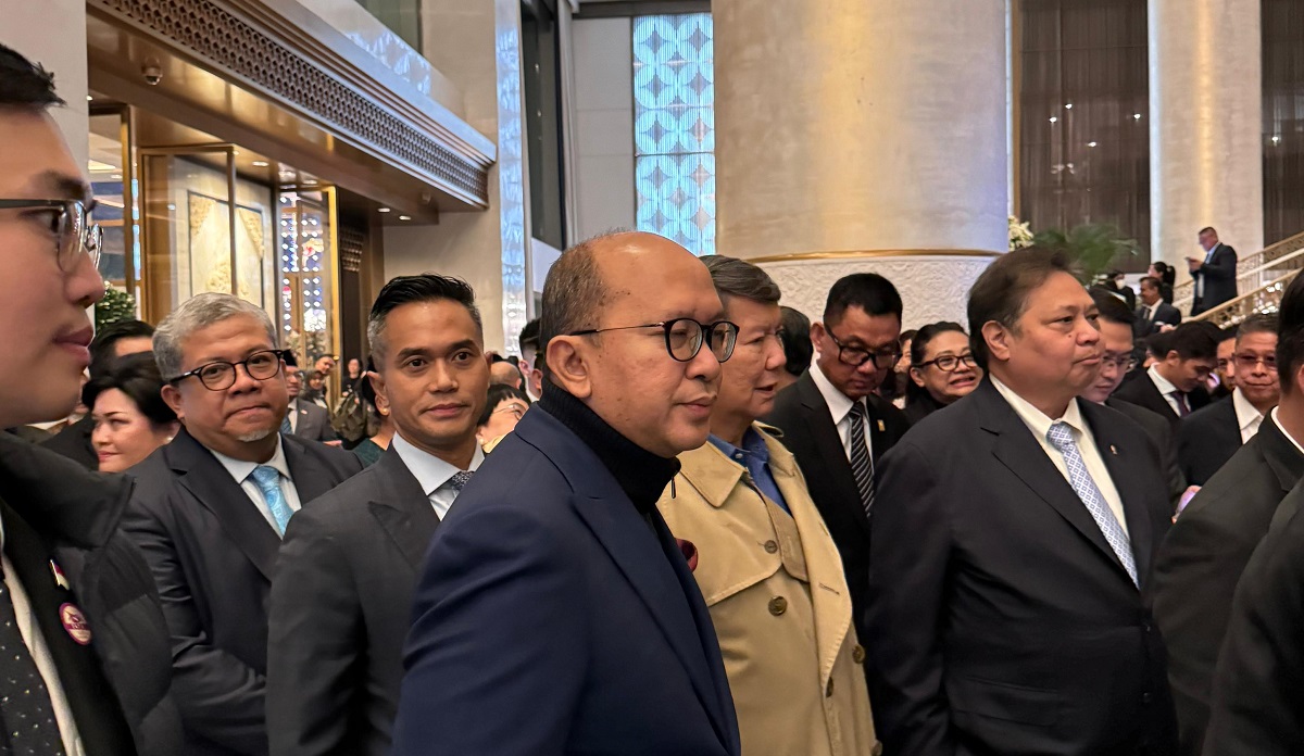 Anindya yang juga merupakan Ketua APEC Business Advisory Council (ABAC) bersama Hashim dan Duta Besar Indonesia untuk Republik Rakyat Tiongkok Djauhari Oratmangun  turut mempersiapkan Kunjungan Kenegaraan Presiden Prabowo selama di Tiongkok