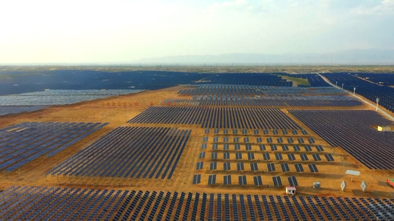 Kapasitas terpasang tenaga angin dan surya yang terhubung ke jaringan mencapai 38