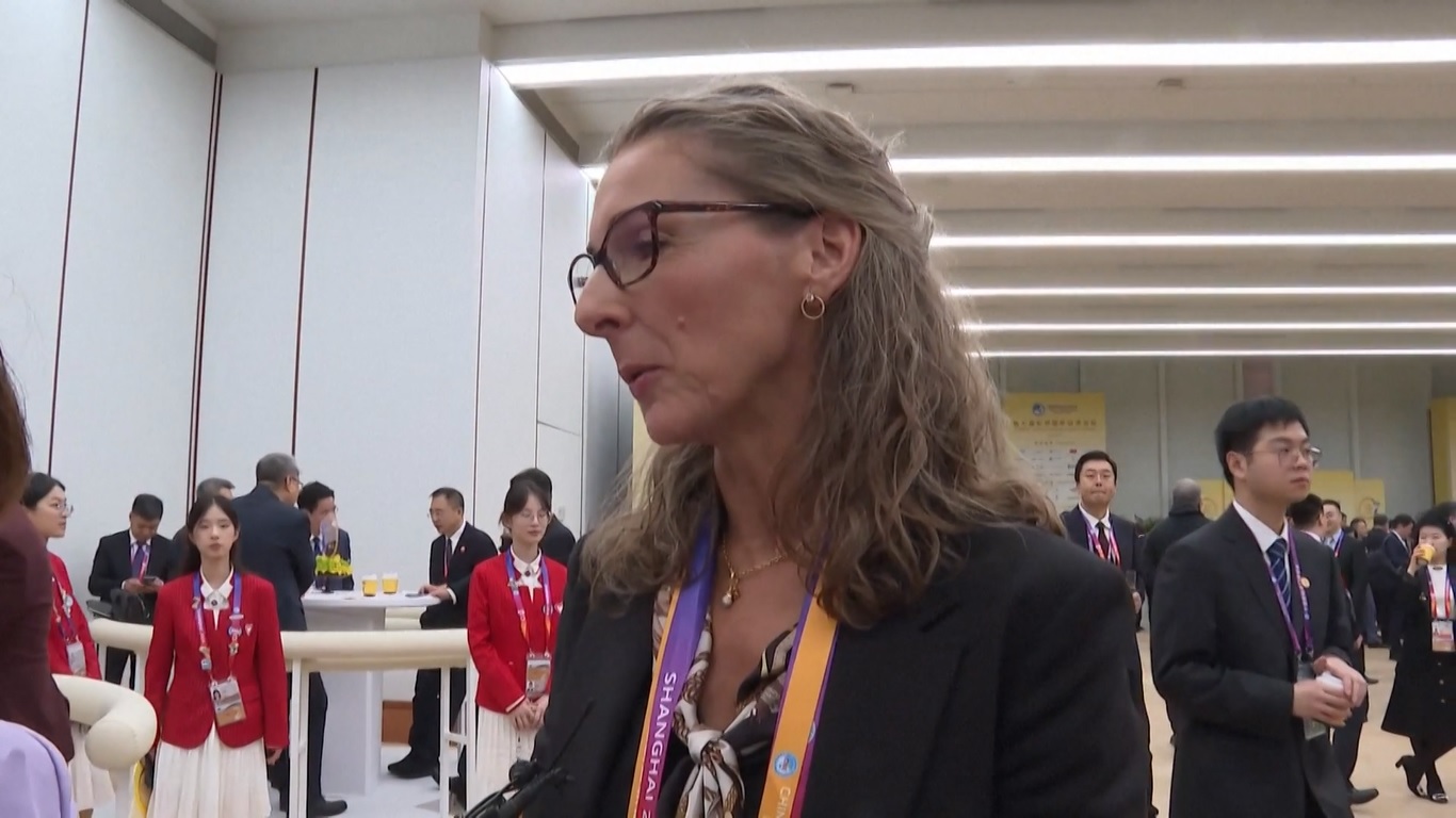 Mereka percaya bahwa peningkatan investasi di Tiongkok akan membantu mereka memanfaatkan pertumbuhan ekonomi negara tersebut dan berbagi dividen pembangunannya