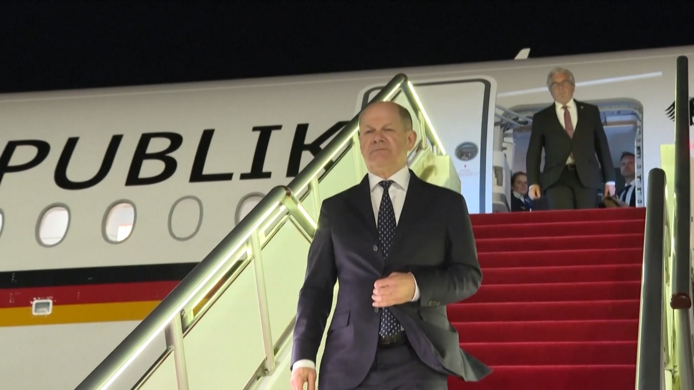 Scholz mengunjungi kota Chongqing di barat daya Tiongkok pada hari Minggu (14/4)