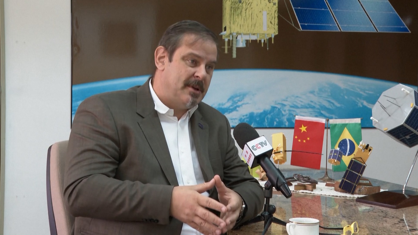 Ia juga menekankan pentingnya satelit China-Brazil Earth Resources Satellite-4A (CBERS-4A) dan CBERS-04A dalam mendukung pembangunan kembali Brasil utara