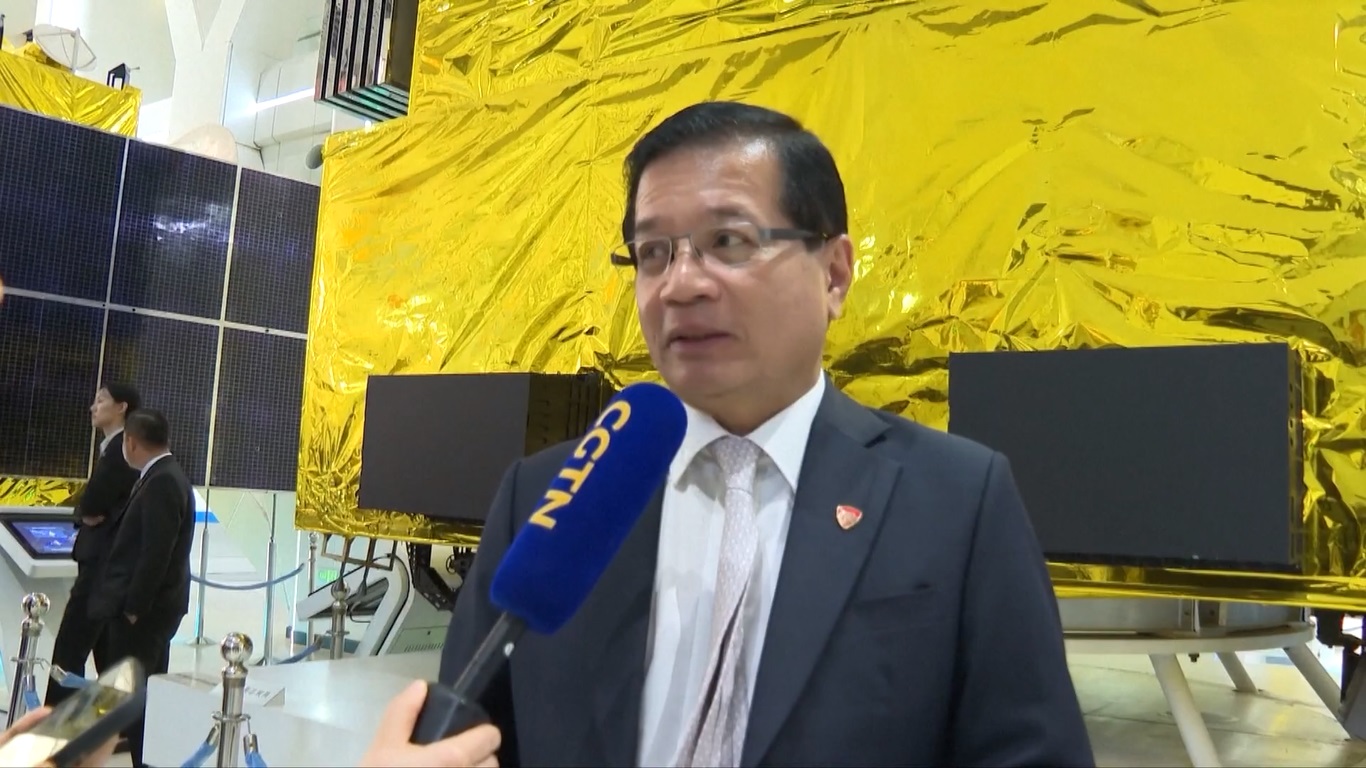 Duta Besar Laos Memuji Perkembangan Teknologi di Tiongkok