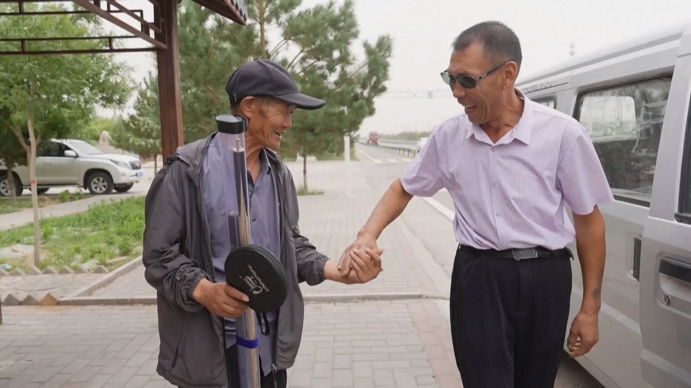 Kehidupan yang bahagia dan memuaskan yang kini dijalani penduduk desa dulunya merupakan mimpi yang tidak mungkin tercapai