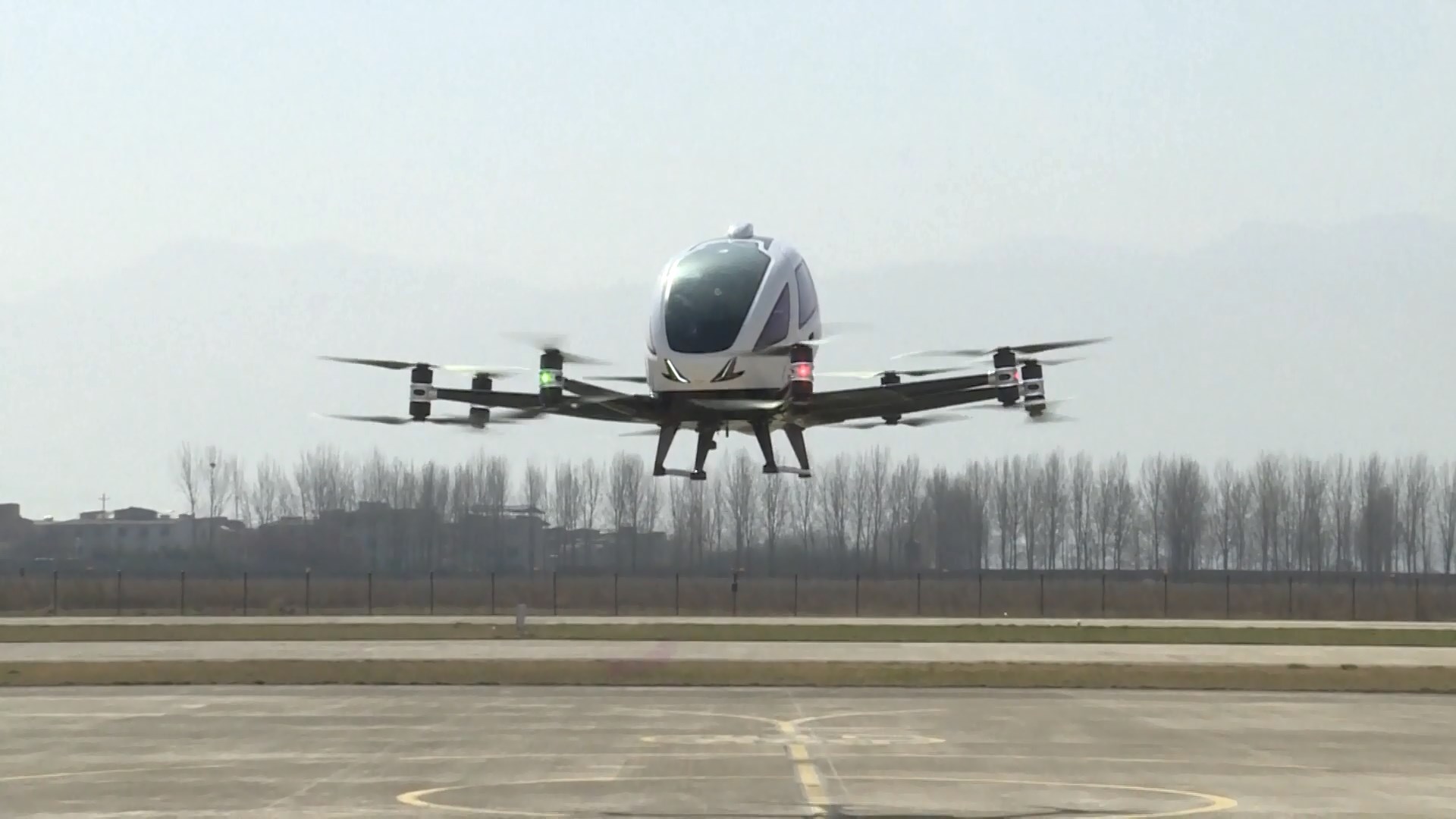 Perusahaan dari seluruh dunia termasuk Amerika Serikat dan Daerah Administrasi Khusus Hong Kong menandatangani pesanan pembelian untuk 50 pesawat energi baru