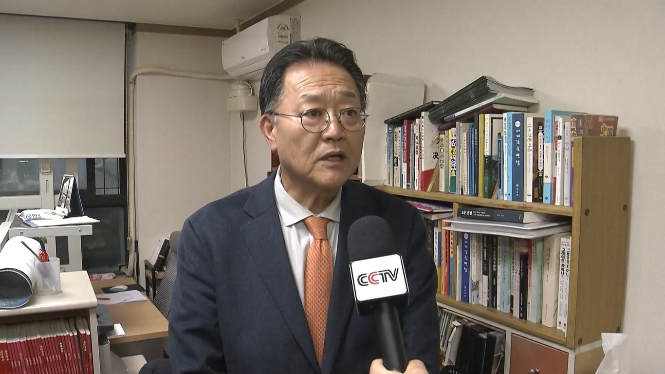 Para cendekiawan Korea Selatan mengantisipasi peluang baru bagi perusahaan-perusahaan negara mereka karena Tiongkok menerapkan langkah-langkah untuk merangsang permintaan domestik