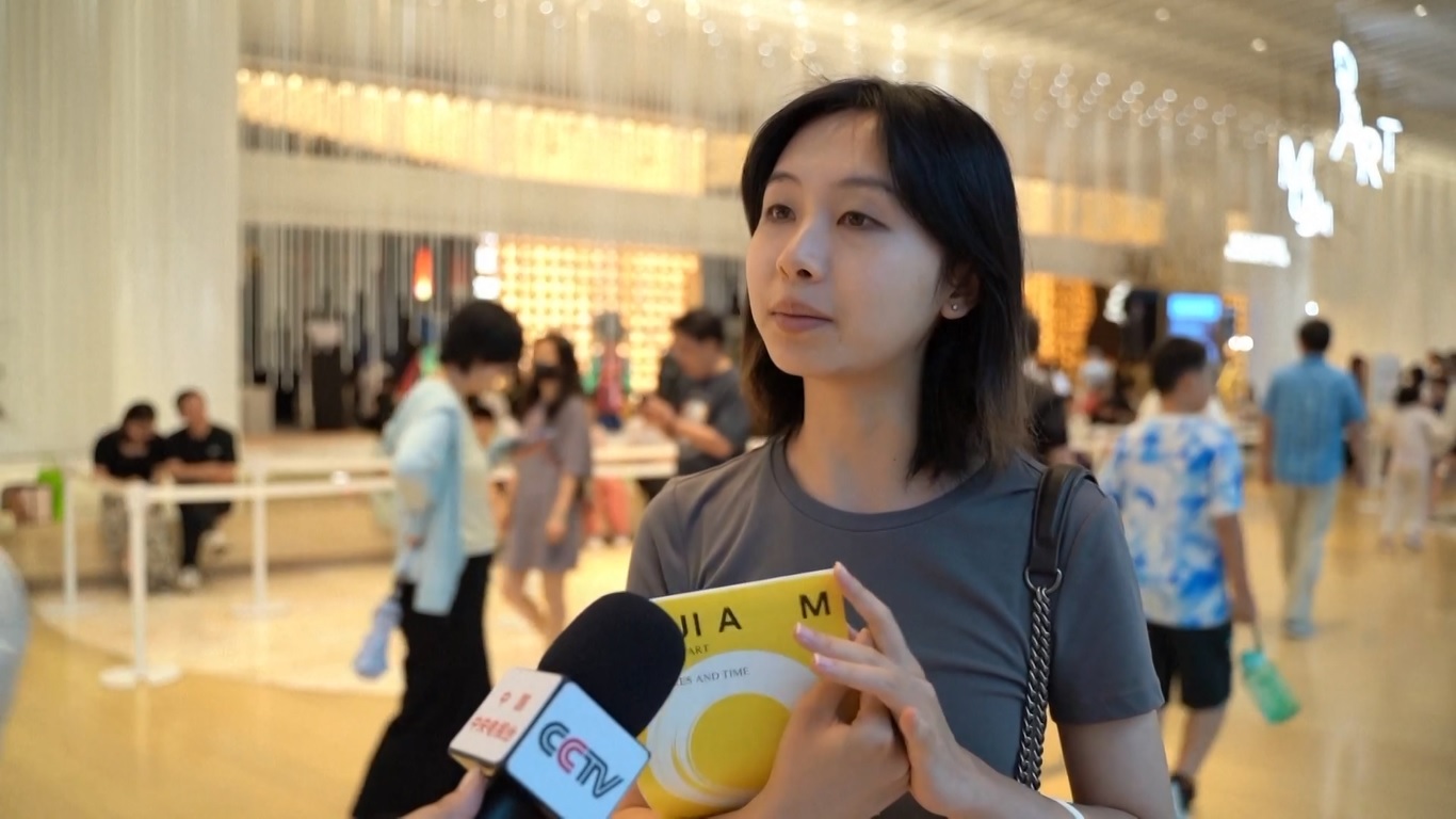 Berbagai produk bertema seni lukis yang tersedia di toko museum juga telah menarik minat banyak konsumen