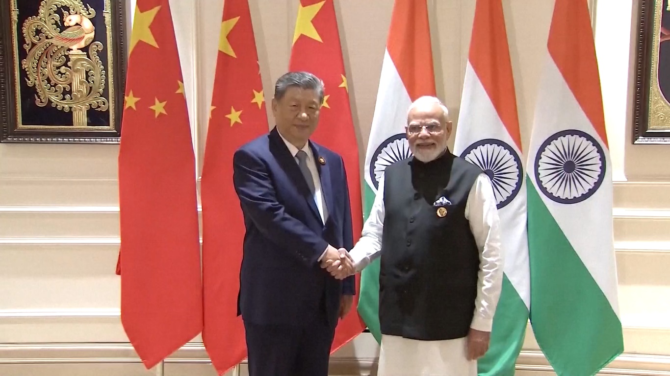 Xi dan Modi Melakukan Pertukaran Pandangan secara Mendalam dan Sepakat Tiongkok dan India Harus Menjadi Mitra