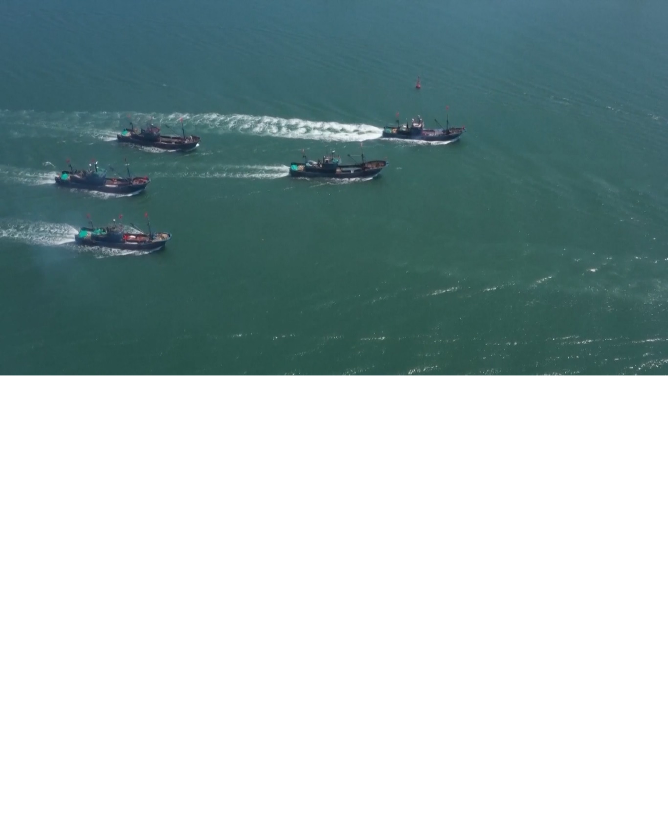 Moratorium penangkapan ikan selama dua setengah bulan dalam upaya melestarikan perikanan laut dimulai pada Selasa (16/5) siang di Sungai Haihe