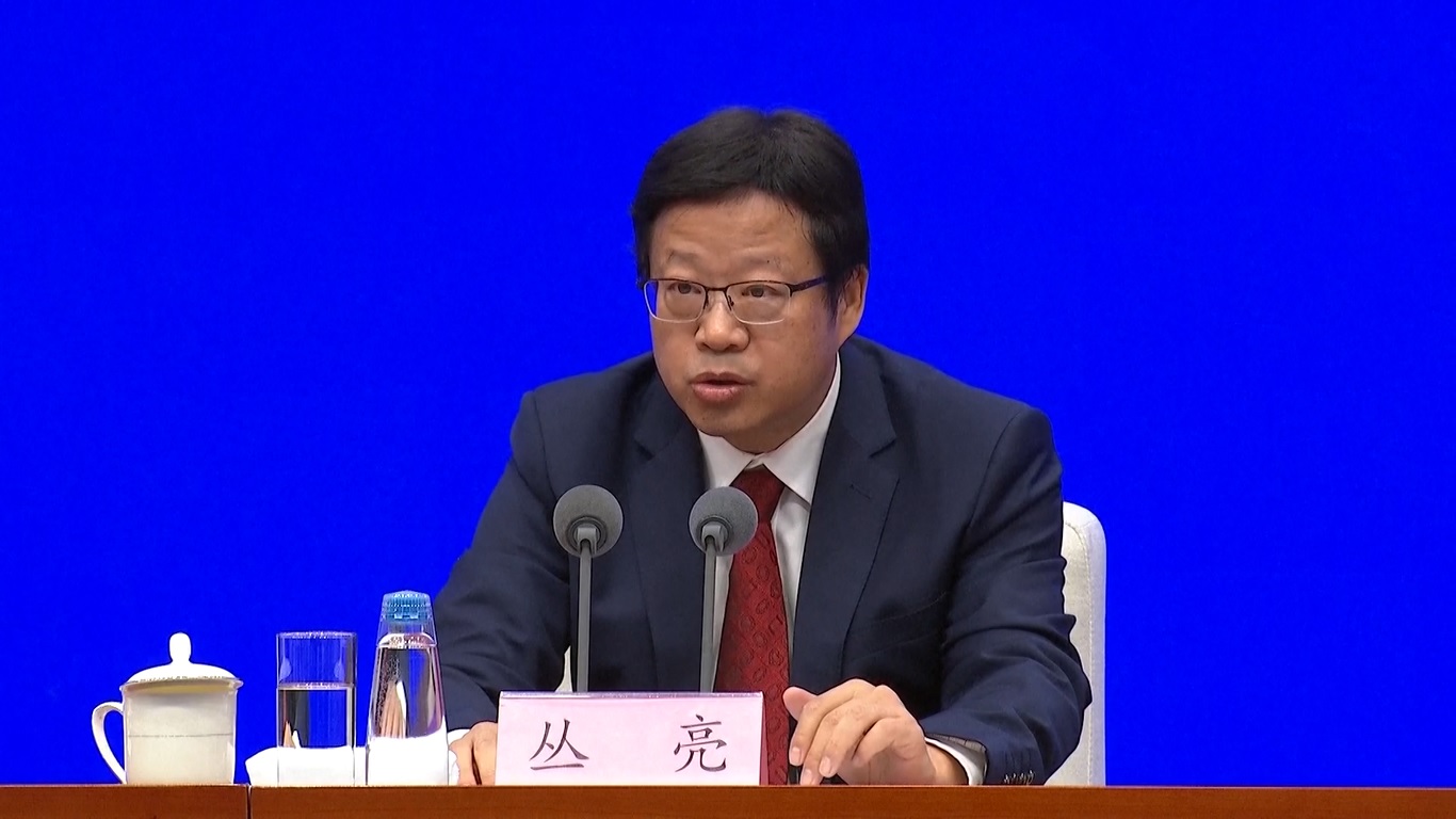 Tiongkok telah mendanai pembentukan Silk Road Fund (SRF) dan mendirikan Asian Infrastructure Investment Bank (AIIB) dengan negara-negara lain yang berpartisipasi