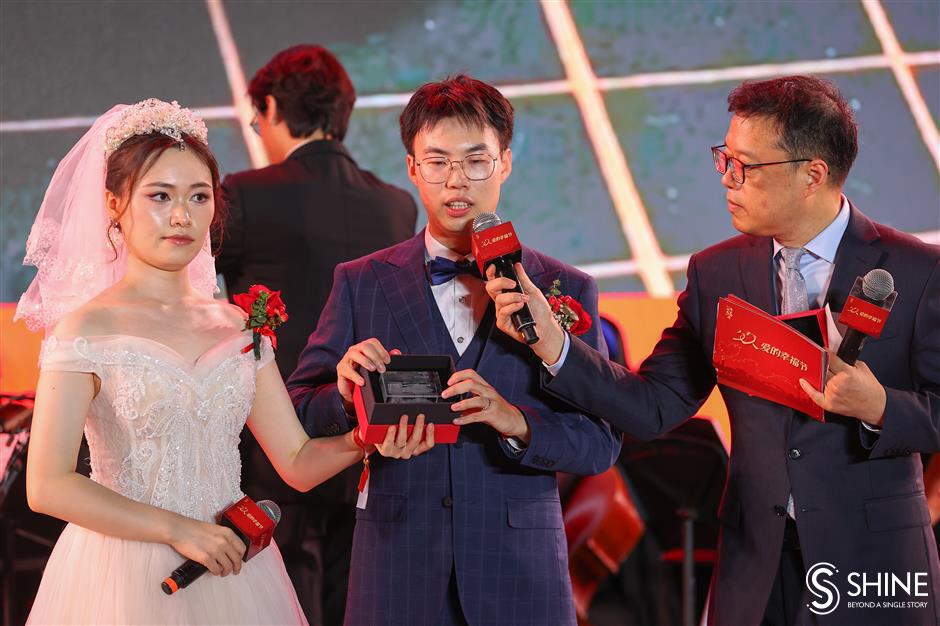 Acara akbar ini menandai pernikahan kolektif bertema amal pertama di kota ini