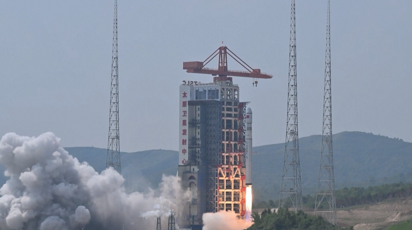 Tiongkok Luncurkan 7 Satelit Baru ke Orbit