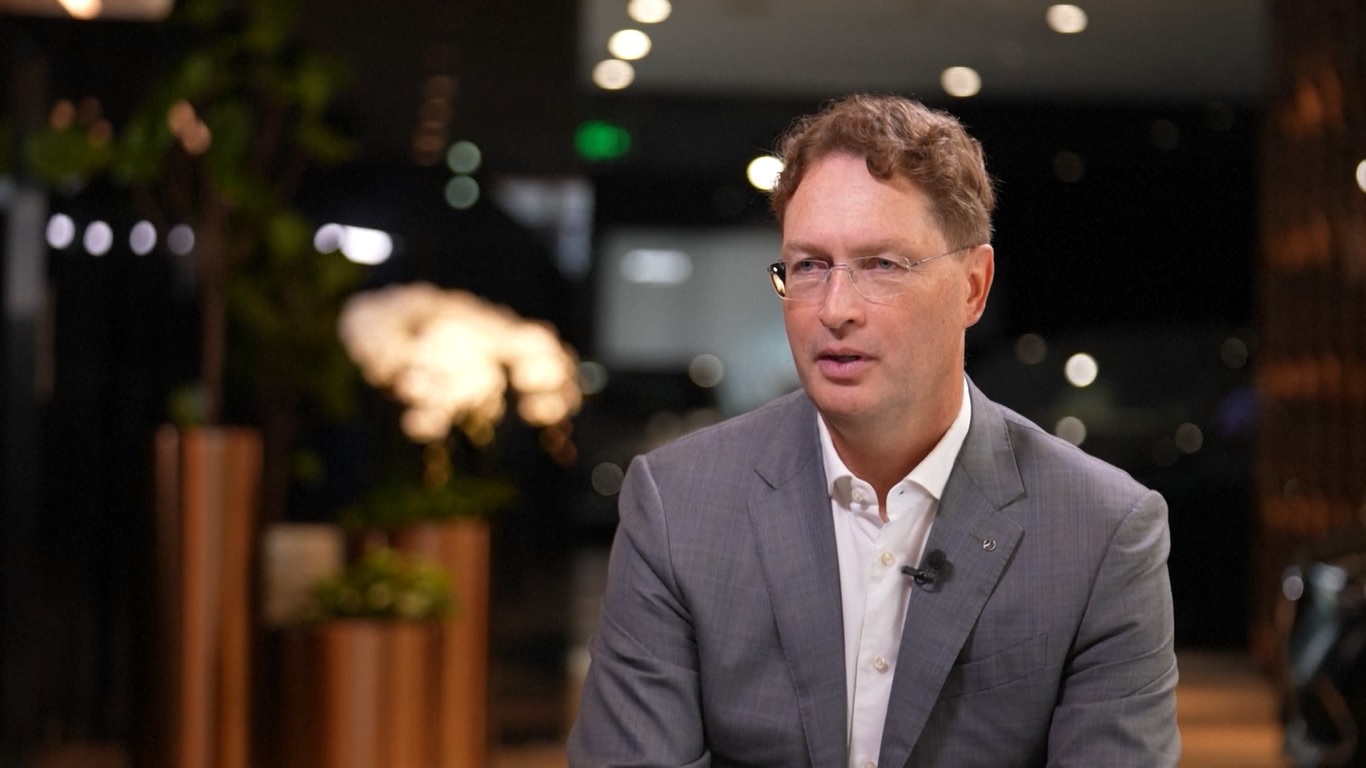 Mercedes dan mitra-mitranya di Tiongkok menginvestasikan total lebih dari 100 miliar yuan (sekitar 216