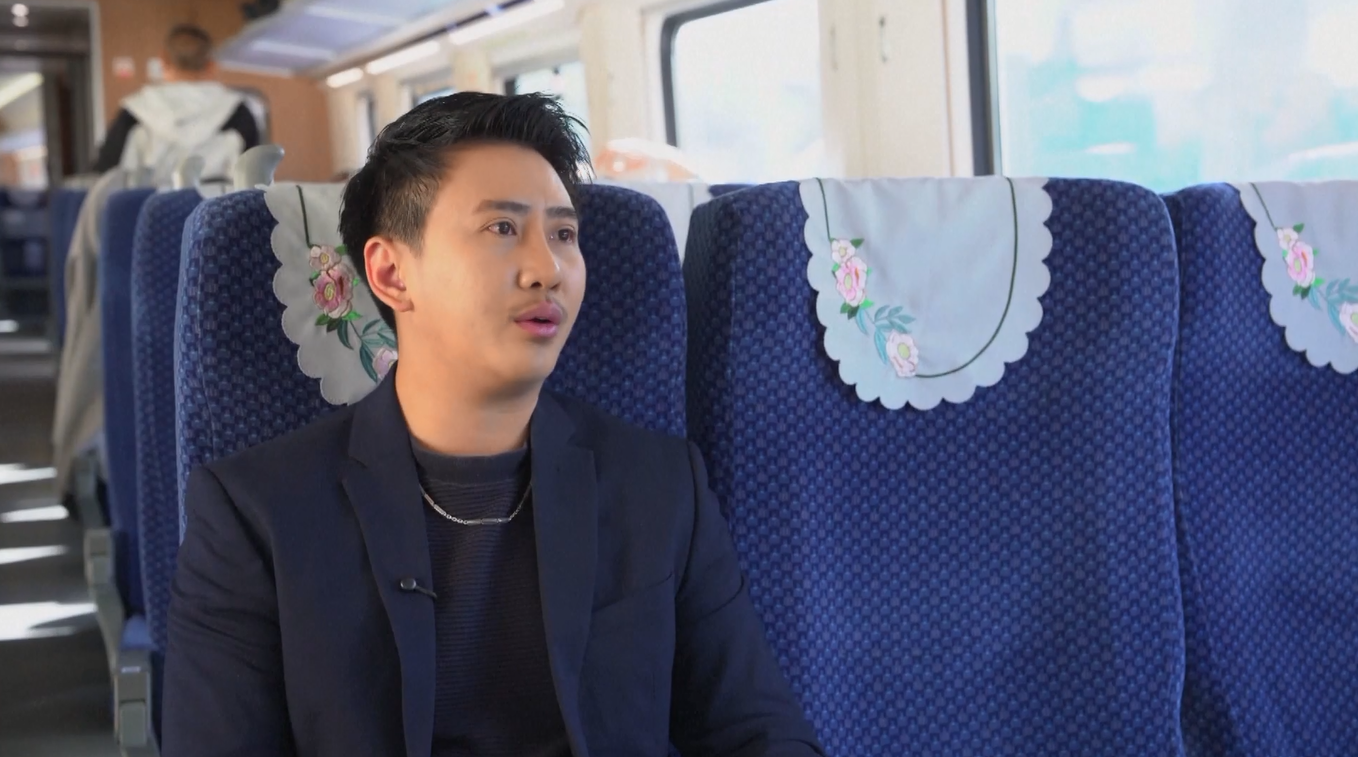 Jalur Kereta Api Tiongkok-Laos Membuka Jalan bagi Pertukaran Lintas Batas dan Mendorong Perekonomian Regional