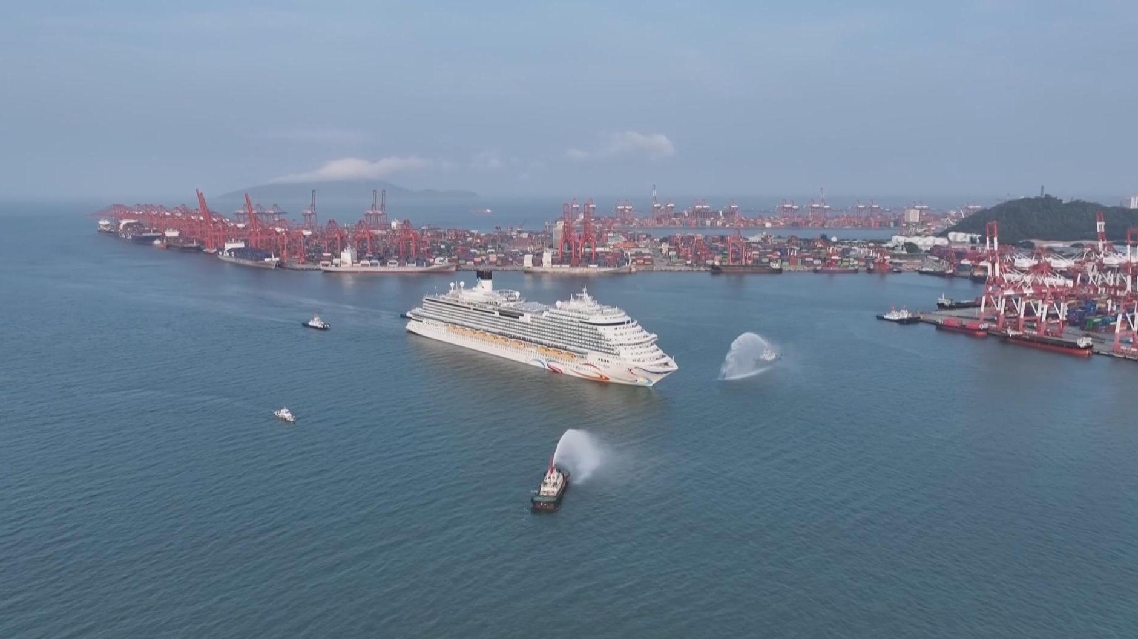 Kapal Pesiar Buatan Tiongkok, Adora Magic City, Siap Berlayar dari Kawasan Teluk Besar