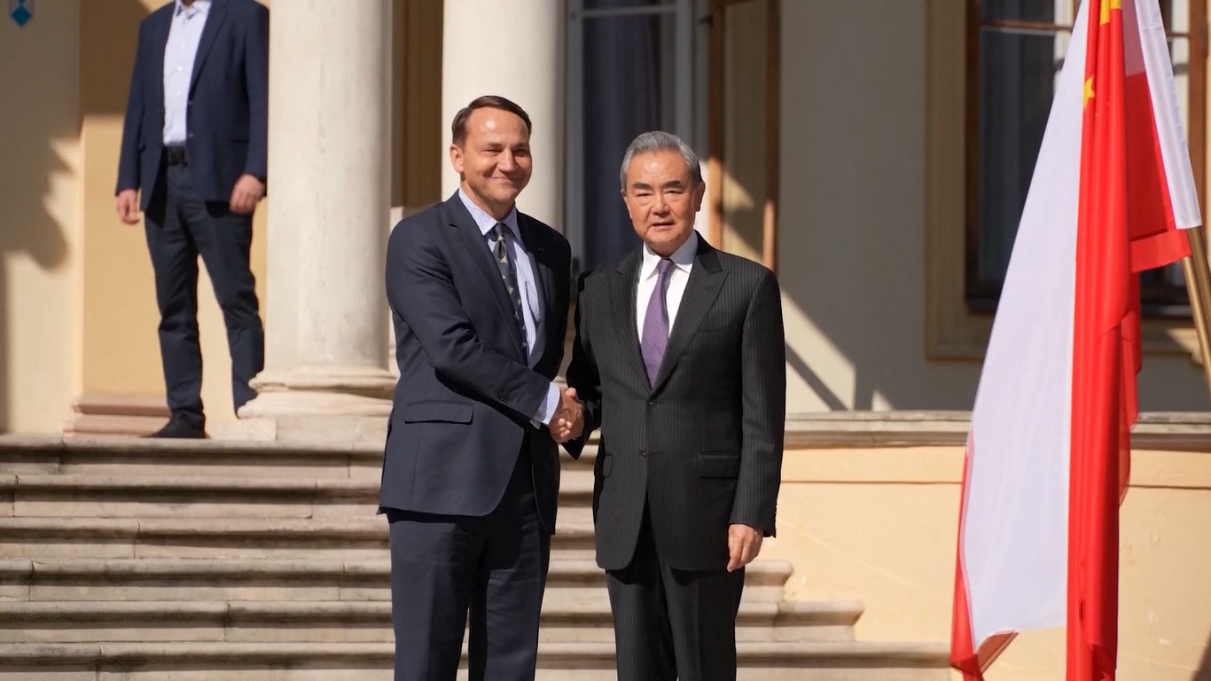 Menlu Tiongkok Serukan Pertumbuhan Hubungan Tiongkok-Polandia yang Stabil