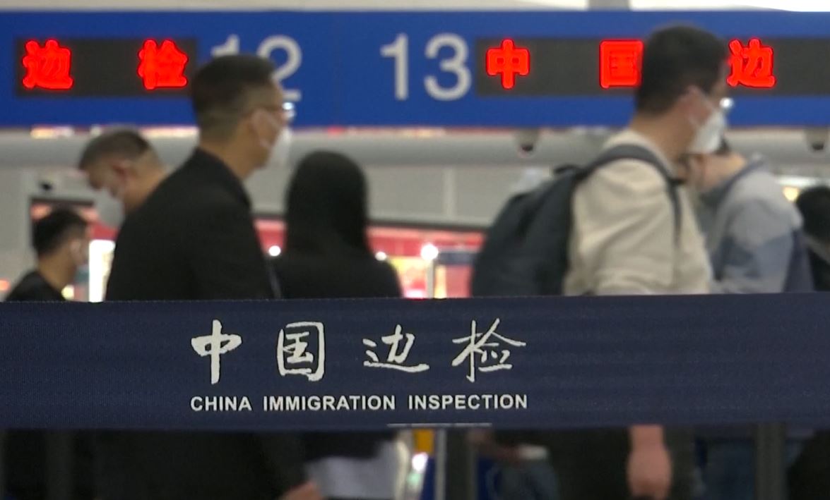 Terjadi kebangkitan perjalanan (traveling) setelah Tiongkok mulai menurunkan pengetatan COVID-19 sebagai penyakit menular kategori B