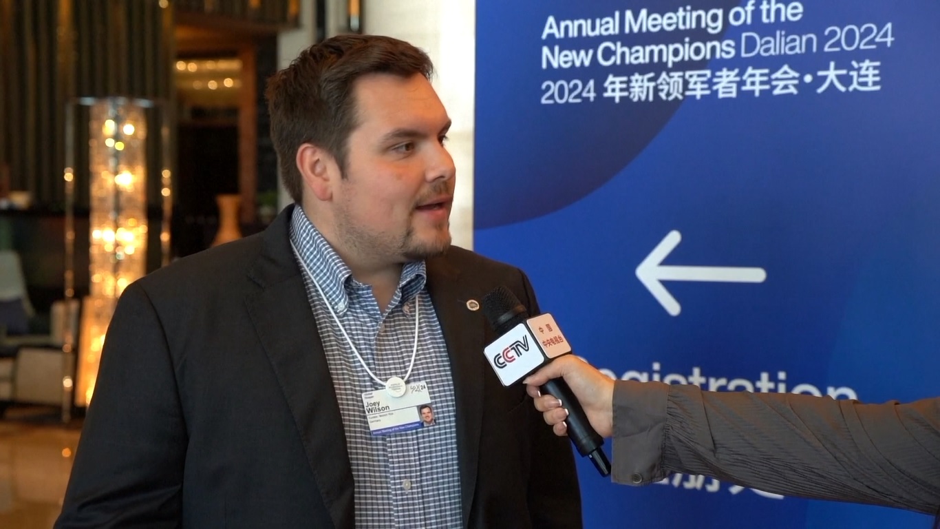 Banyak sub-forum bertema topik-topik yang berhubungan dengan Tiongkok diadakan di acara ini secara berurutan pada hari Selasa (25/6)