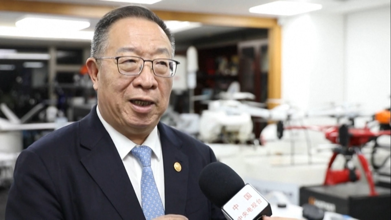 Perusahaan-perusahaan Tiongkok memperkuat dominasi mereka di sektor yang siap mengubah industri dari tanggap darurat hingga manajemen perkotaan