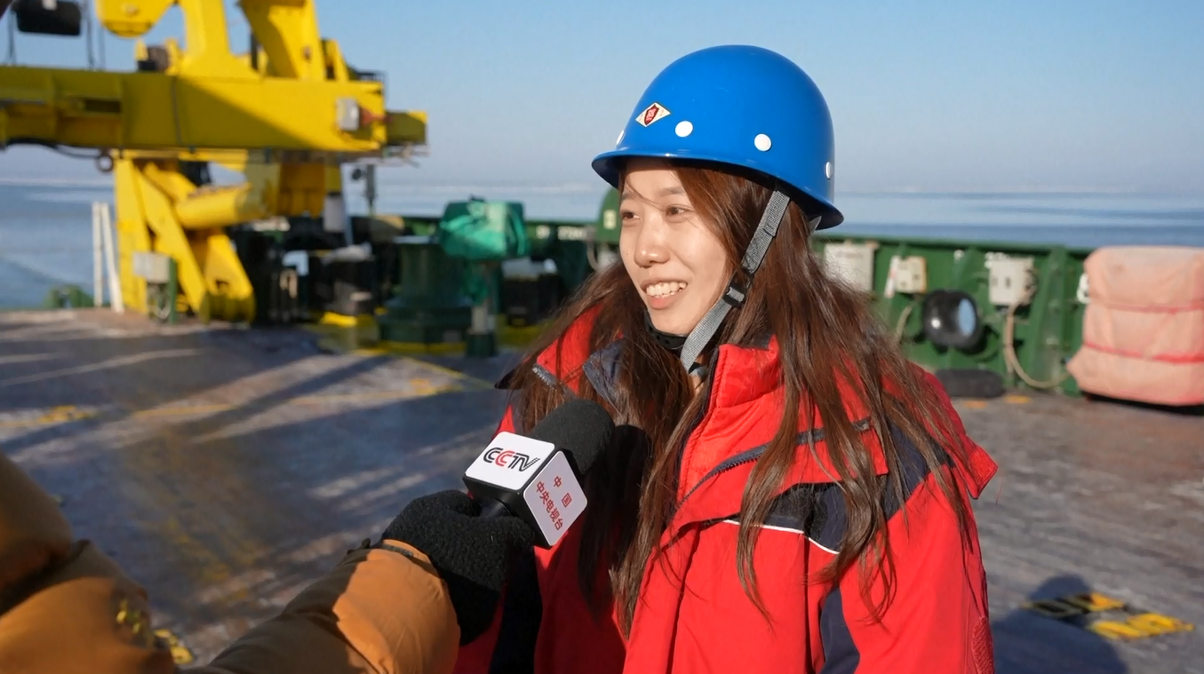 Ilmuwan Tiongkok Meninggalkan Jejak pada Penelitian Kelautan di Teluk yang Tertutup Es