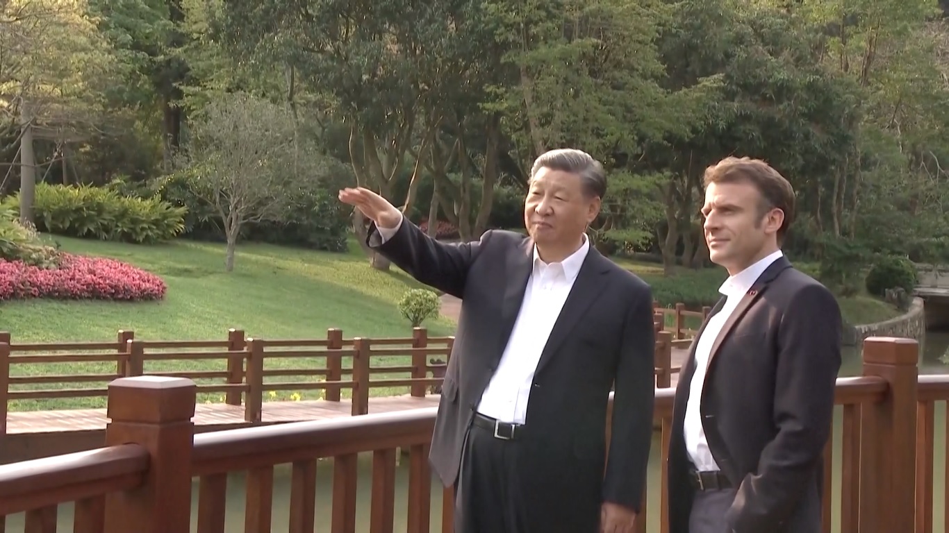 Macron menghadiri makan malam yang diselenggarakan oleh Xi