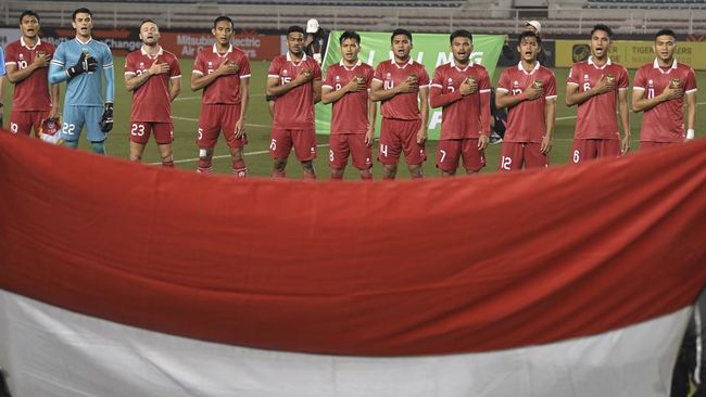 Timnas Indonesia menjadi tim dengan ranking FIFA terendah di antara empat semifinalis Piala AFF 2022 lainnya: Vietnam