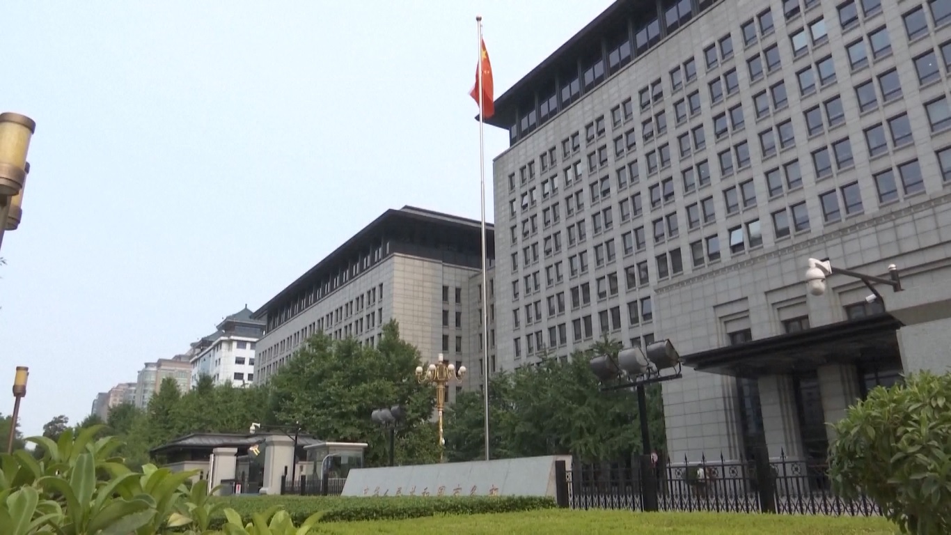 Sektor manufaktur berteknologi tinggi menarik 77