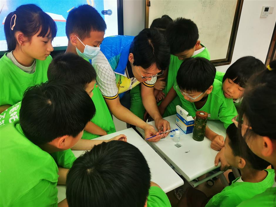 - Pusat Komunitas Kecamatan Jiangning Road di Distrik Jing'an