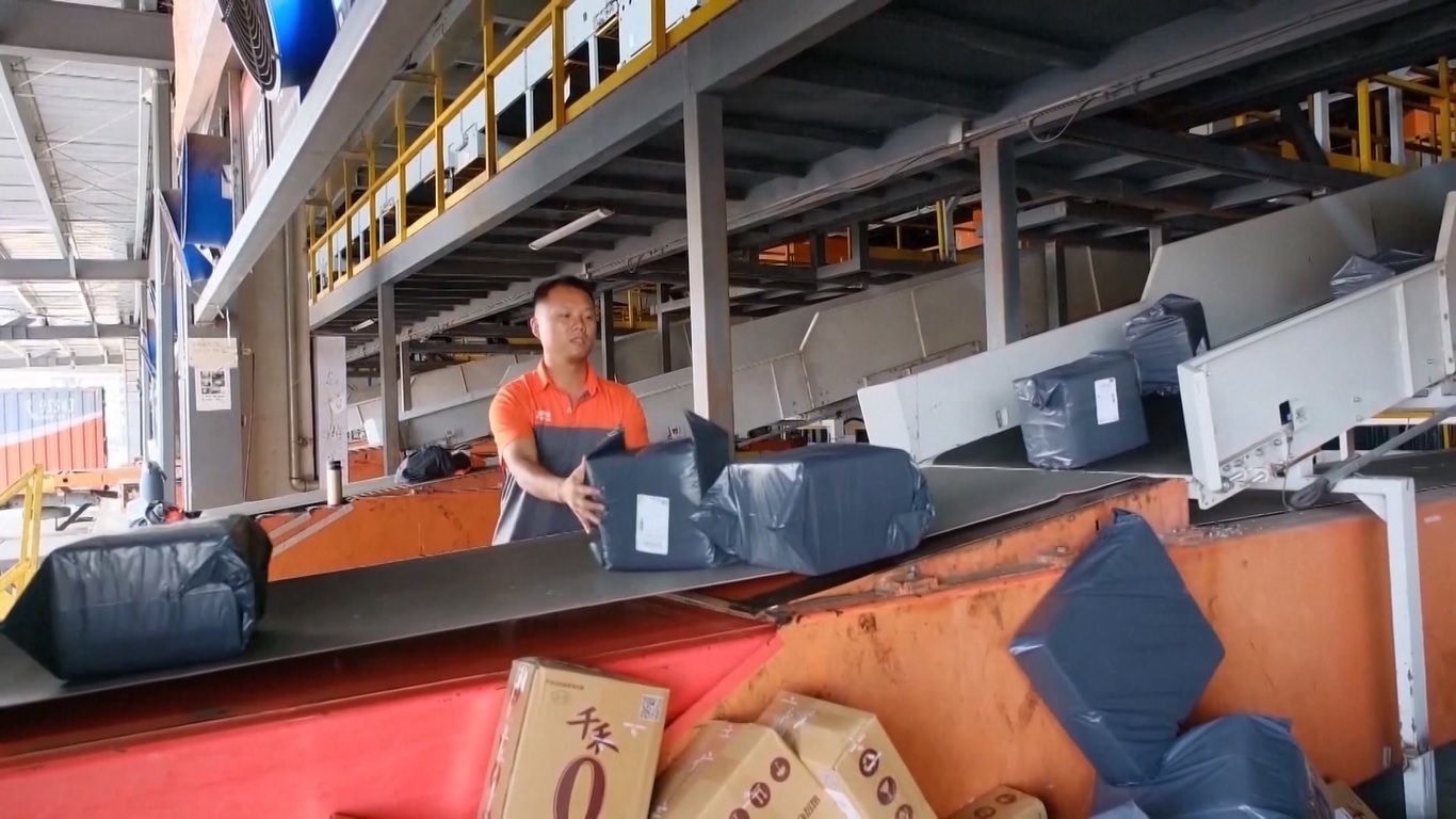 Pengiriman ekspres Tiongkok telah menyaksikan pertumbuhan yang pesat tahun 2023 karena pemulihan ekonomi yang stabil