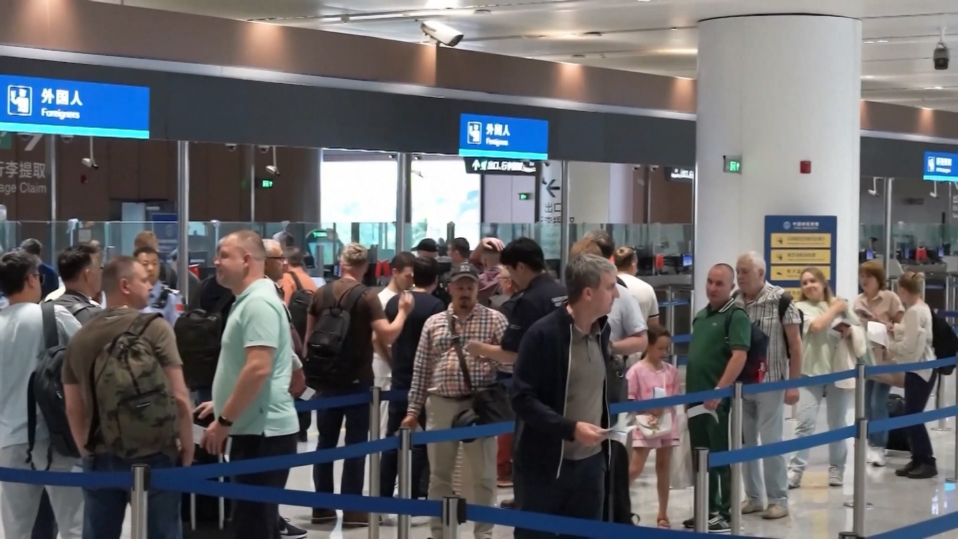 Tiongkok akan Luncurkan Jenis Visa Baru untuk Talenta Muda di Bidang Sains dan Teknologi