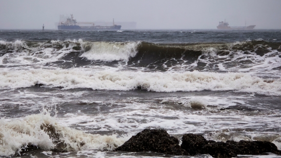 Semua gangguan jaringan listrik yang disebabkan oleh topan telah teratasi