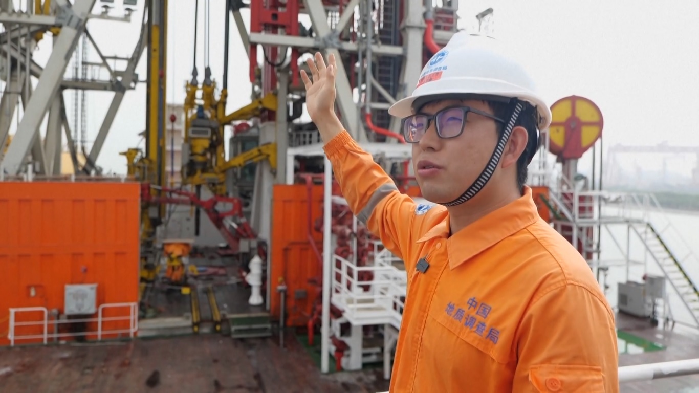 Kapal ini memiliki jangkauan 15