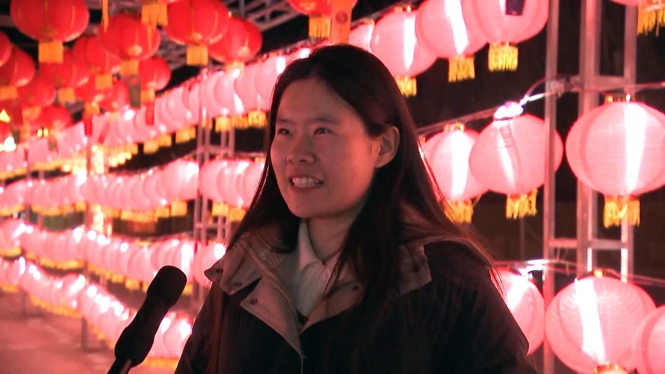 Beijing telah menyelenggarakan pertunjukan rakyat yang meriah dan tur melihat lentera di seluruh kota untuk menyambut festival tersebut