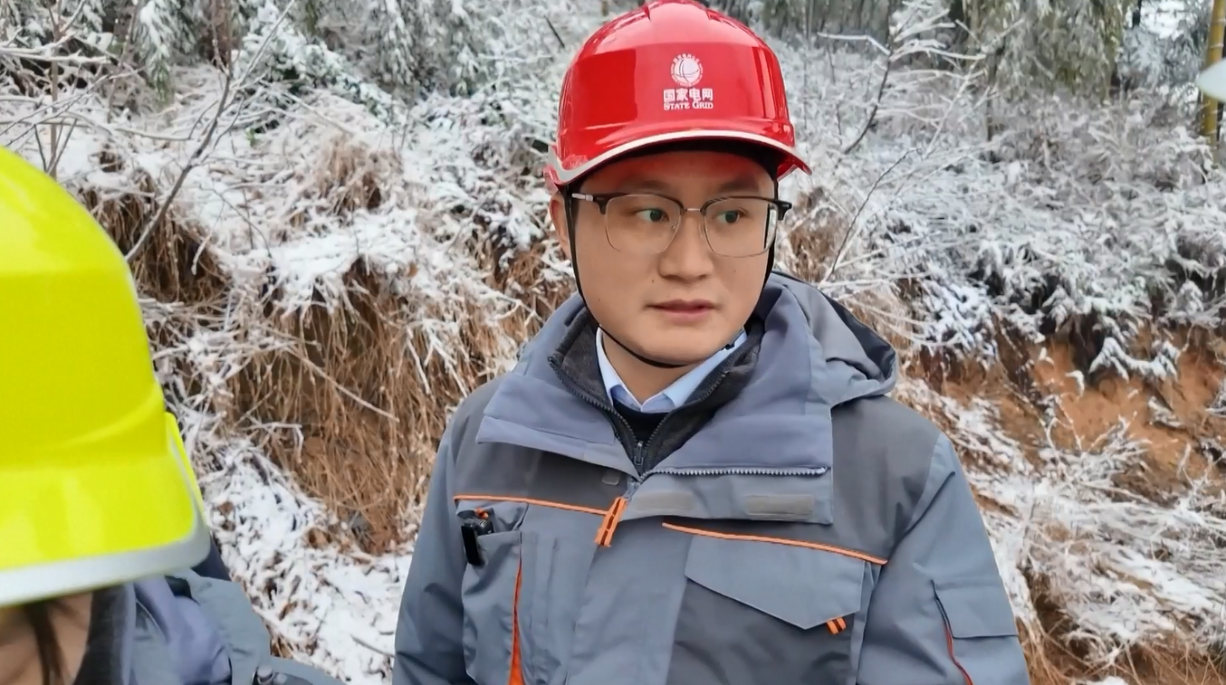 Drone dan Robot Tingkatkan Efisiensi Pembersihan Es pada Jaringan Listrik ke Level Baru di Tiongkok