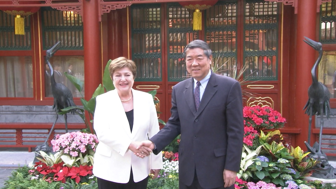 Kedua belah pihak bertukar pandangan mengenai situasi ekonomi dan keuangan internasional saat ini dan isu-isu utama yang berkaitan dengan IMF