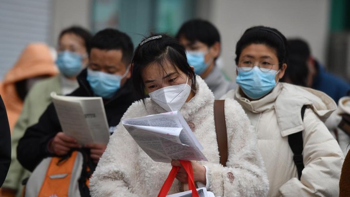 Pegawai Negeri Sipil (PNS) memang menjadi profesi idaman banyak orang