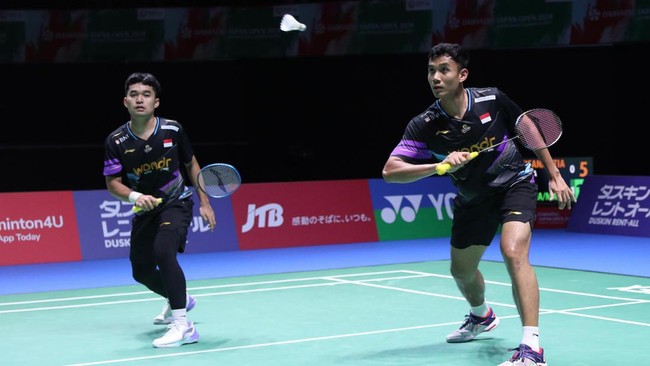 Leo Rolly Carnando/Bagas Maulana mengalahkan Sabar Karyaman Gutama/Moh Reza Pahlevi Isfahani pada babak 16 besar Japan Open 2024 di Yokohama Arena