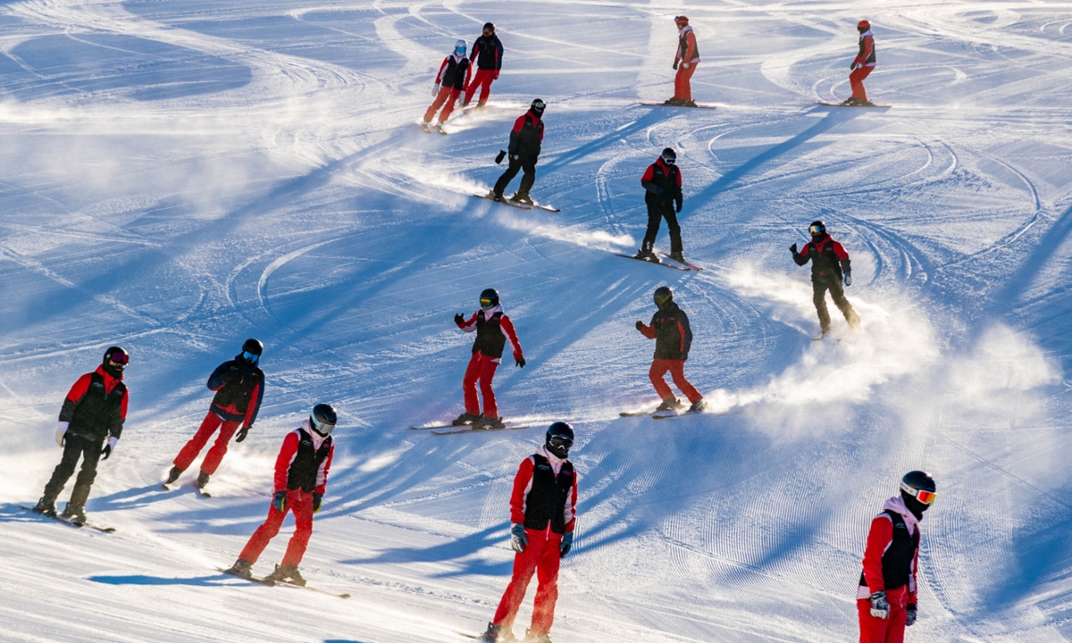 Volume pemesanan produk pariwisata mengalami pertumbuhan eksponensial di tengah cuaca yang dingin membeku