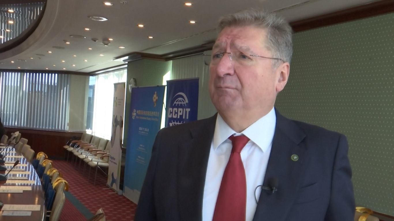 Xi melakukan kunjungan kenegaraan ke Hongaria minggu lalu