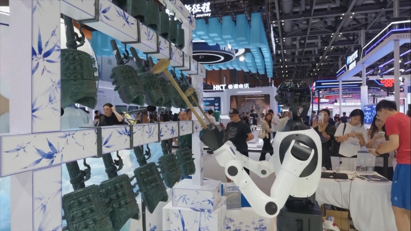Robot Humanoid Perlihatkan Evolusi Teknologi Rantai Penuh di Ajang CIFTIS 2026 di Beijing