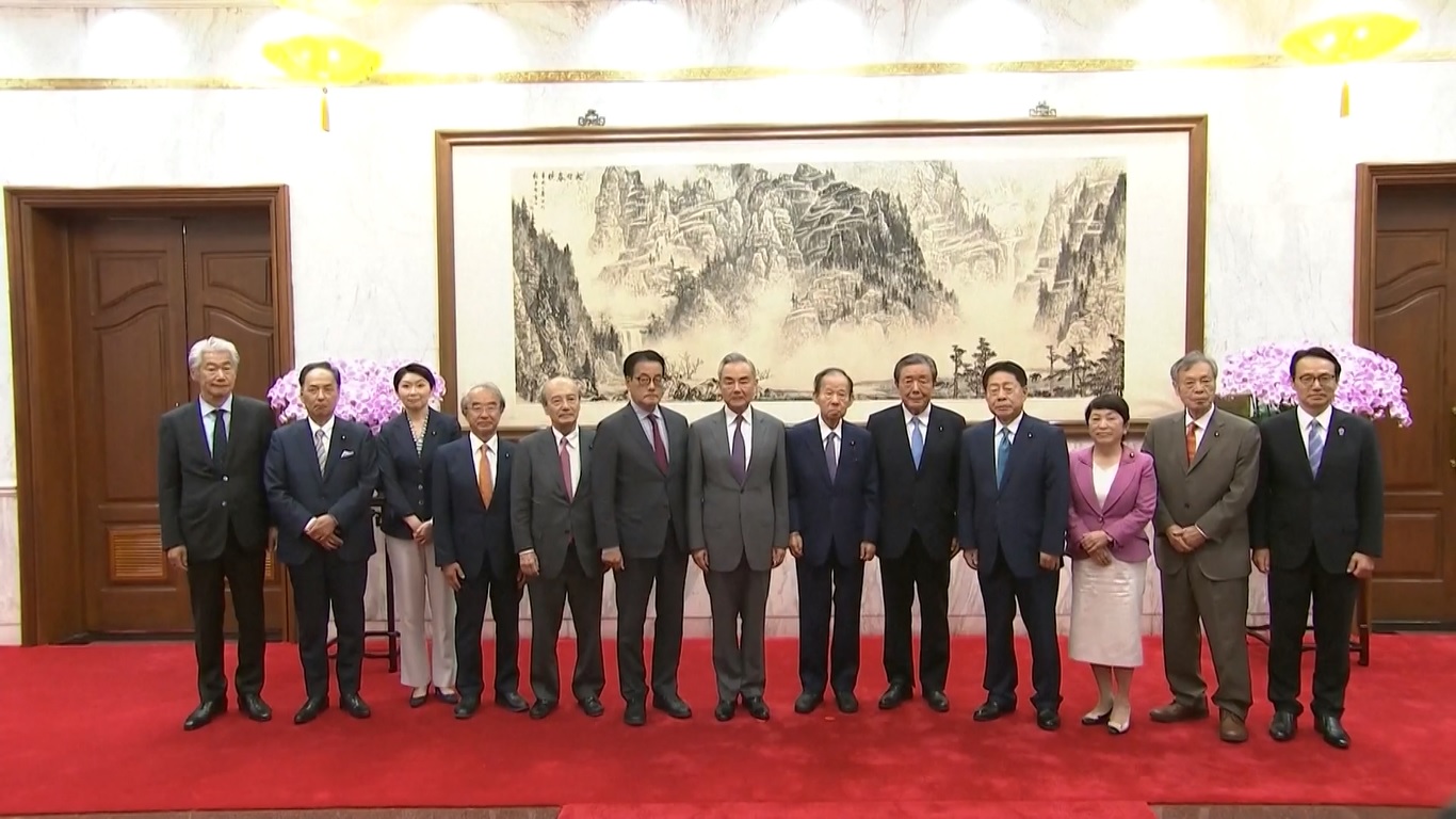 Wang Yi mengatakan bahwa Tiongkok dan Jepang adalah tetangga yang dipisahkan oleh sebidang air yang sempit